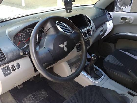 MITSUBISHI L200 TRITON 2.4 HLS 4X2 CD 16V FLEX 4P MANUAL